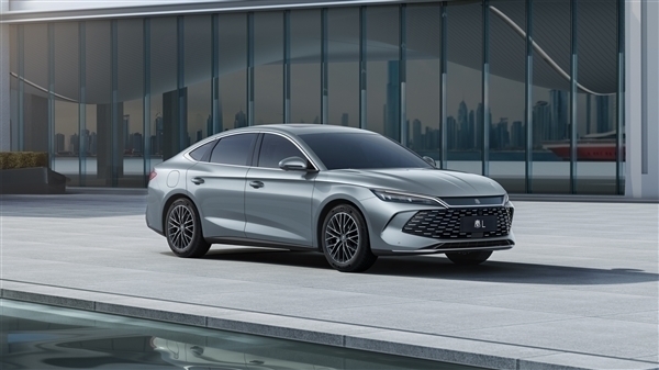 比亚迪7月销售火爆,秦家族贡献突出,首破7万销量