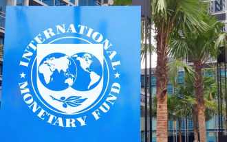 IMF Engages With El Salvador on Bitcoin and Economic Policies