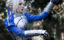 俄妹COS《Fate》Saber 泳装呆毛王靓丽吸睛