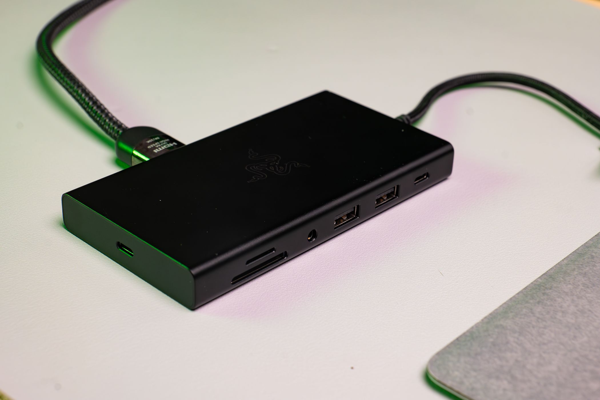 Razer USB-C Dock 검토: 노트북 게이머를 위한 여행 친화적인 액세서리