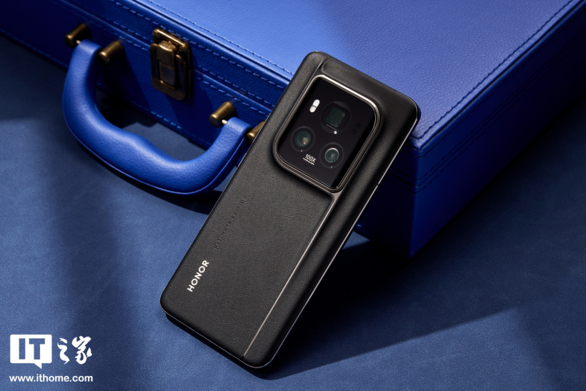 荣耀 Magic6 至臻版图赏:祁连天池,湖泊如镜