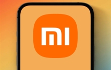 卢伟冰晒小米手机1/2 网友：那时候你还是友商的高管