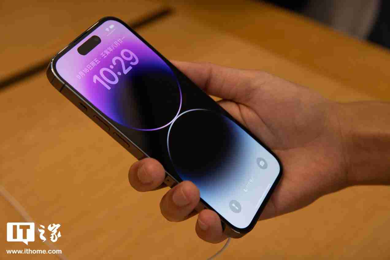 苹果警告用户：iphone充电时切勿放在枕头或毯子下面