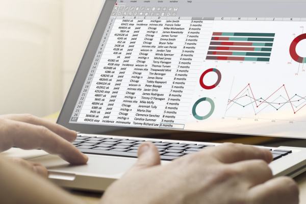 How to solve the problem that Excel does not display content when it is opened on the computer? There is something in Excel but it cannot be displayed.