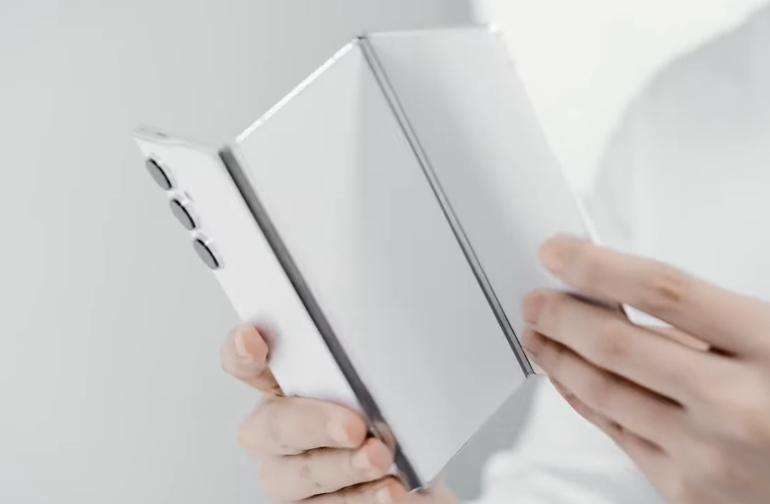 Tecno, Samsung Galaxy Z Fold 6보다 얇은 Phantom Ultimate 2 3단 접이식 컨셉폰 선보여