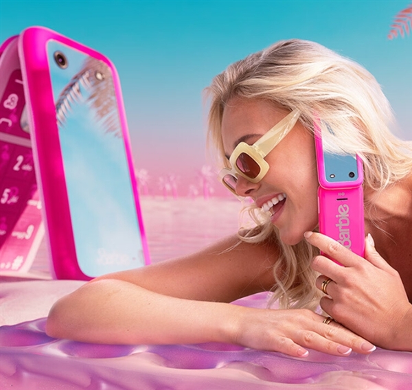 Fully pink body! HMD Barbie co-branded clamshell machine is on sale for the first time today: 799 yuan