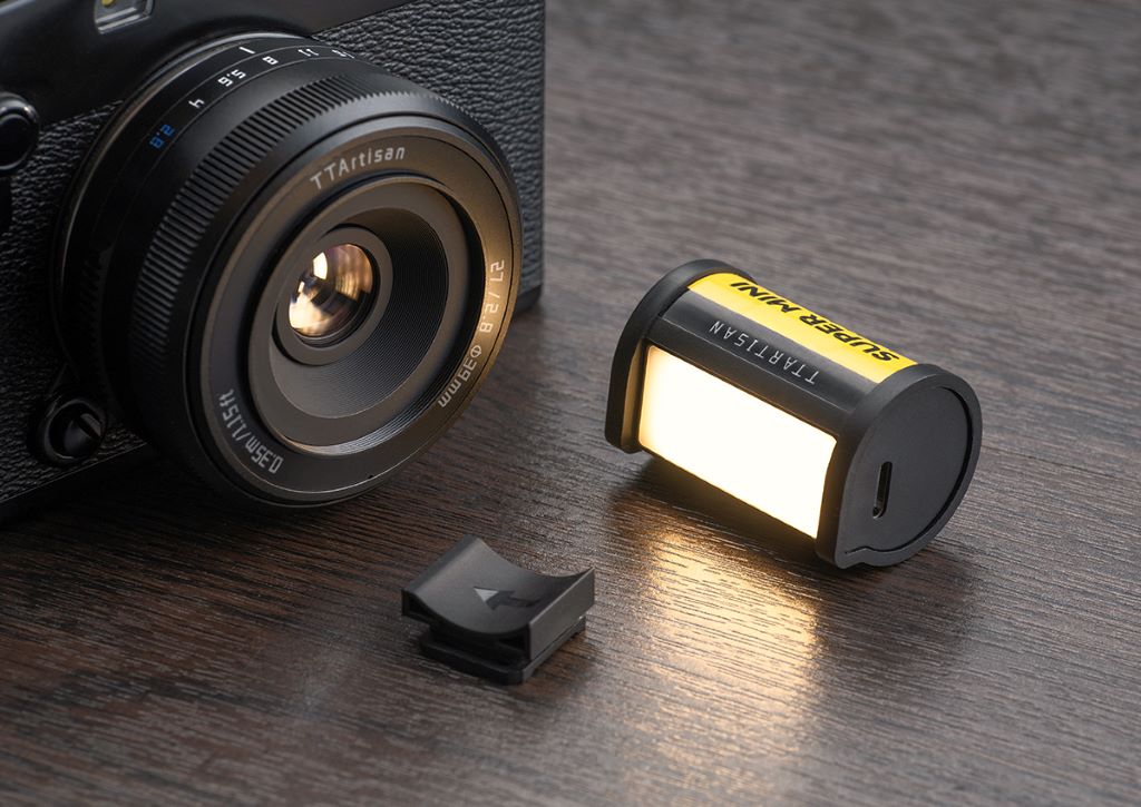 TTArtisan unveils cute 35mm film canister LED light with removable hot shoe mount