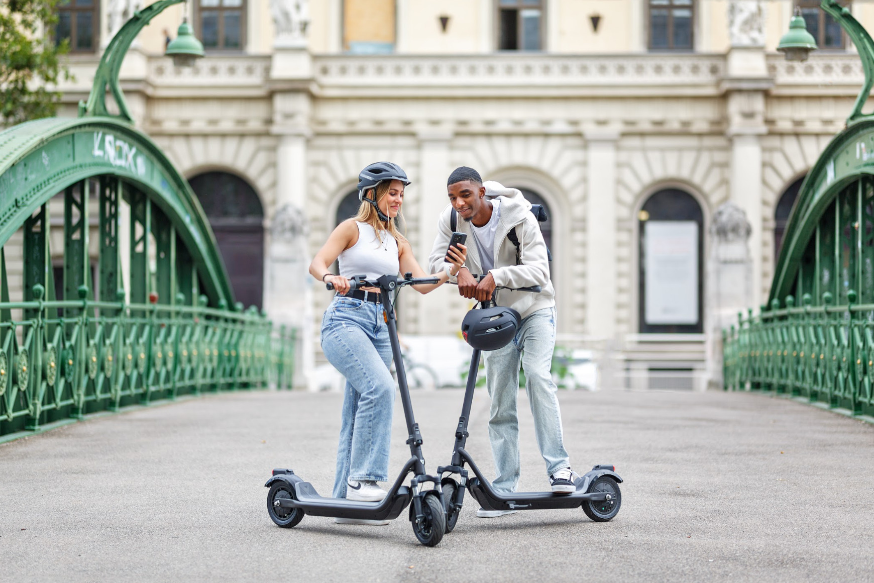 IFA2024 | NIU annonce les scooters électriques économiques KQi 100P et KQi 100F dans le cadre de la série KQi 100