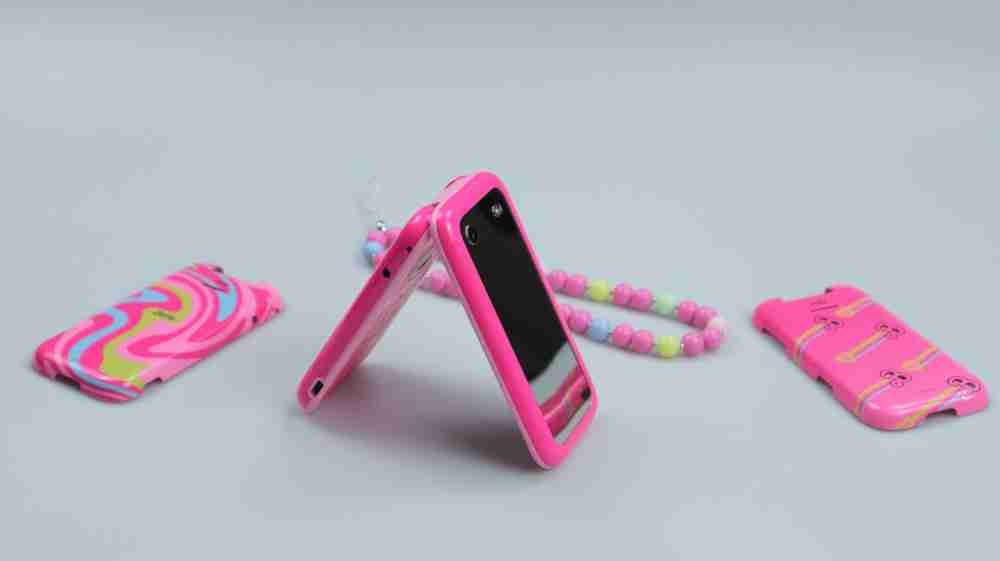 HMD芭比联名翻盖手机评测:有复古,还有点仪式感