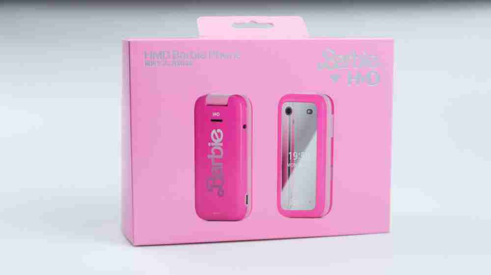 HMD芭比联名翻盖手机评测:有复古,还有点仪式感
