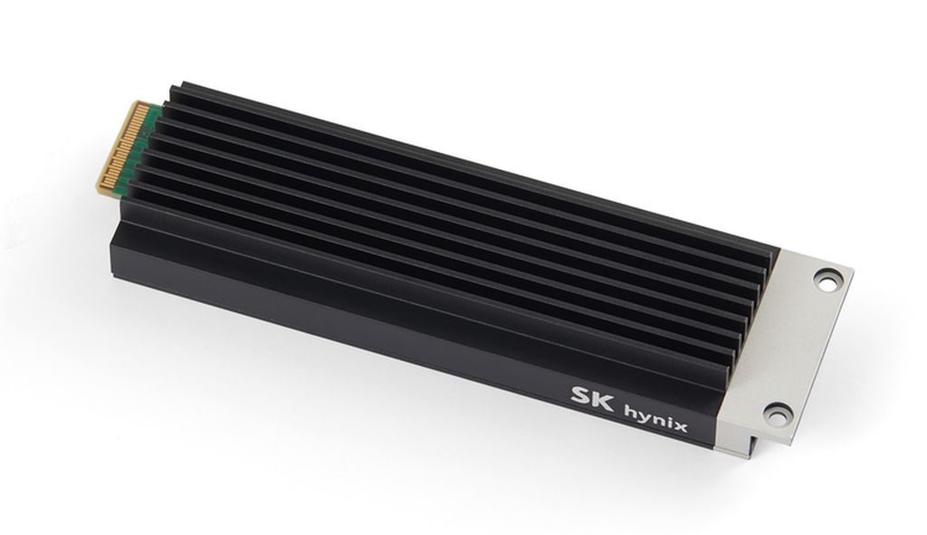 SK 海力士面向数据中心发布 PEB110 SSD:传输速度 32 GT/s、最高 8TB,较前代性能翻倍、能效提升 30%,首次部署 SPDM