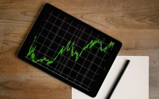 CRCL、HOOD、COIN与MSTR：加密美股的定价逻辑分化与博弈