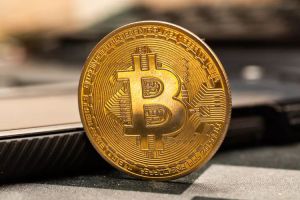 比特币价格飙升至9.5万美元,恐惧与贪婪指数进入中性区域