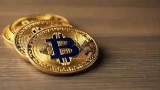 什么是比特币卡：Coinbase One Card 功能、奖励与风险解析