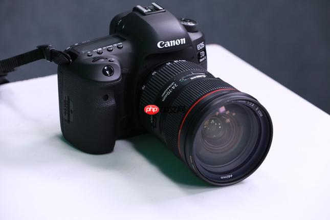 相机镜头模糊、无法对焦怎么办?