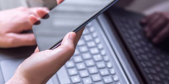 So verwenden Sie Ihr Smartphone als Mikrofon in Windows - die Technologie erleichtern