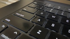 Pendapat: Kekunci Berkilat di MacBook Air & Pro adalah hodoh dan tidak boleh berlaku