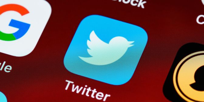 Cara menggunakan lanjutan lapan dolar untuk mengetahui siapa yang sebenarnya disahkan di Twitter
