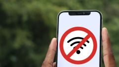 5 Fixes if Your iPhone Keeps Disconnecting From Wi-Fi