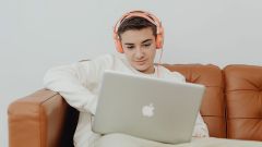 How to Place Apple Music MiniPlayer on Top of All Windows on Your Mac - Make Tech Easier