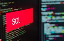 SQL 多表查询如何处理重复列名？