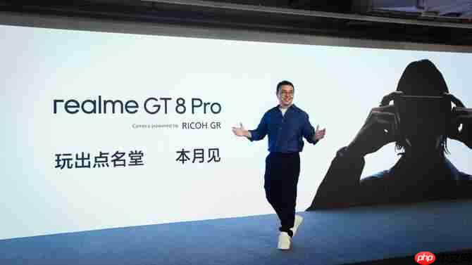 真我 × 理光 GR 影像群访:用 GR 街拍哲学,陪年轻人玩出有态度的个性影像