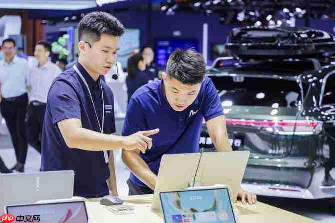 华为携多款明星产品闪耀2025中国移动大会:以技术创新定义智慧生活新范式