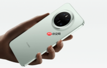 HUAWEI Mate 80 未发布已爆预订潮?线下门市疑偷跑收单,摺叠旗舰同步曝光!