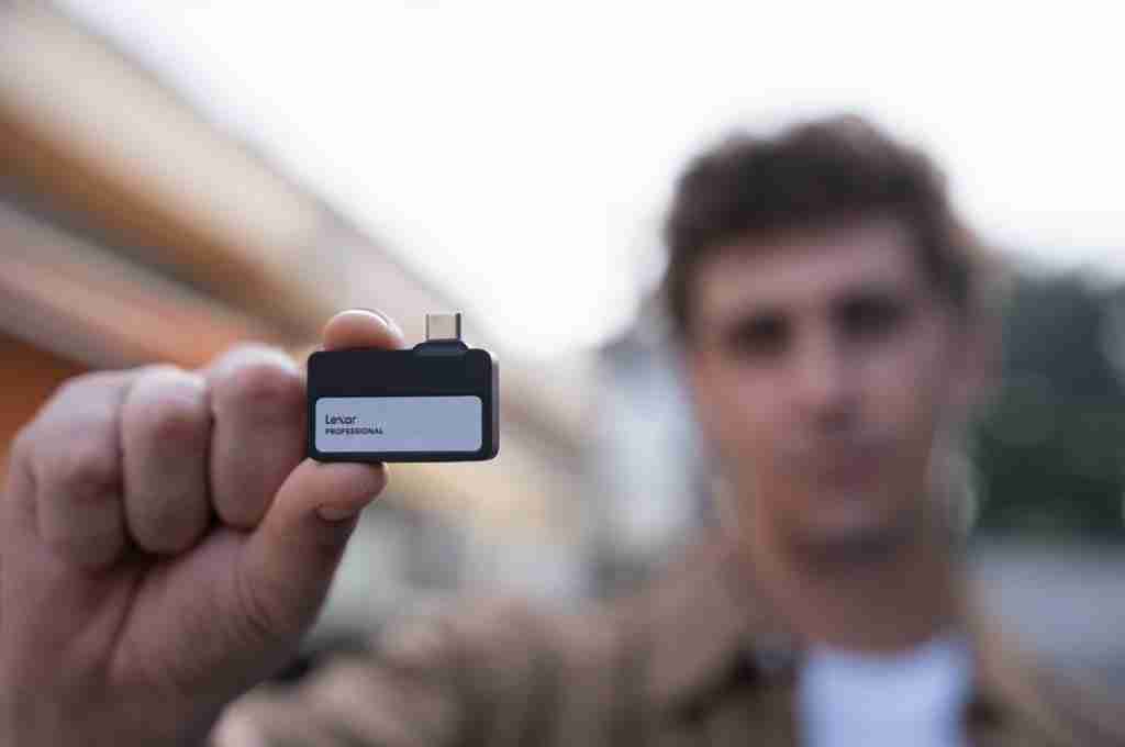 iPhone 16 来了，雷克沙 Professional Go 手机固态硬盘摄影套装正式开启预售！