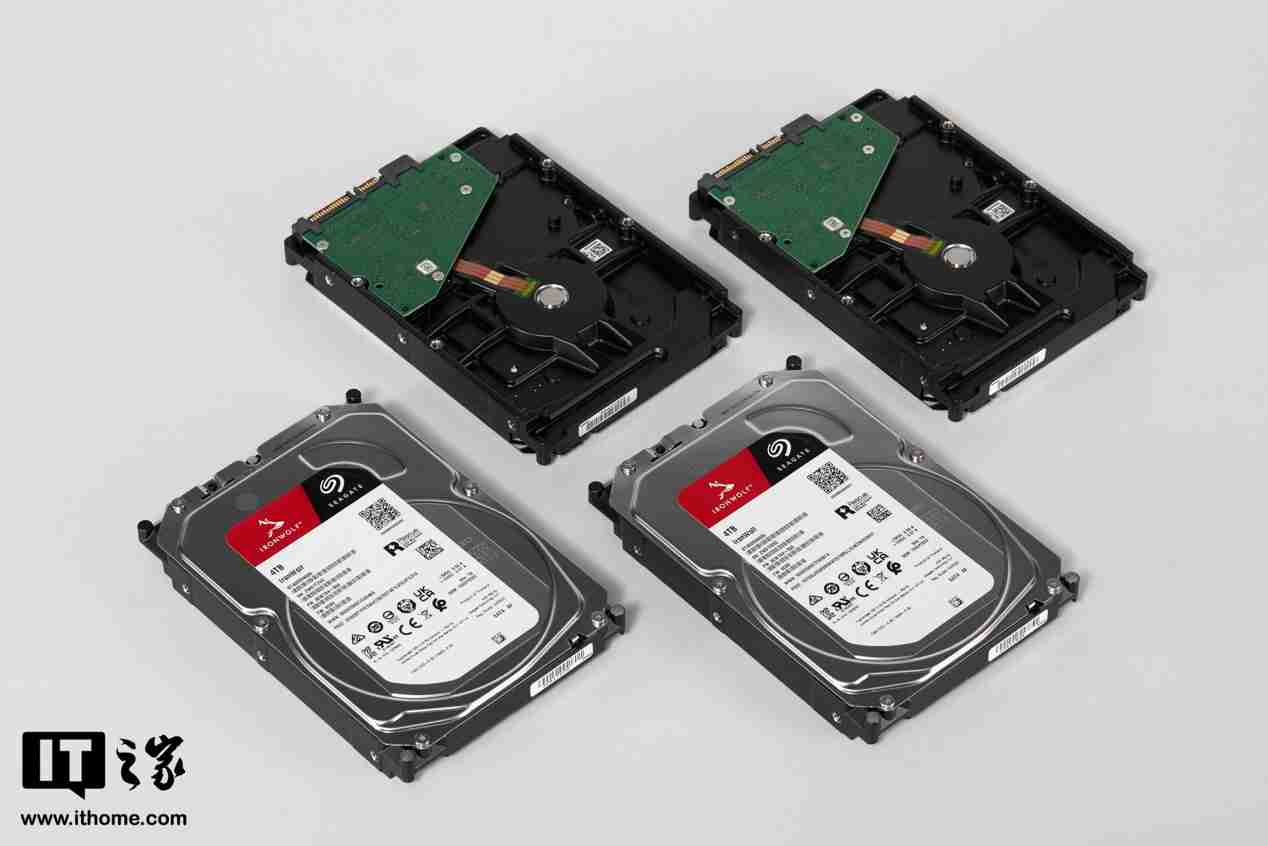 绿联 NAS 私有云 DXP4800 Plus 图赏:沉稳低调,简约大气