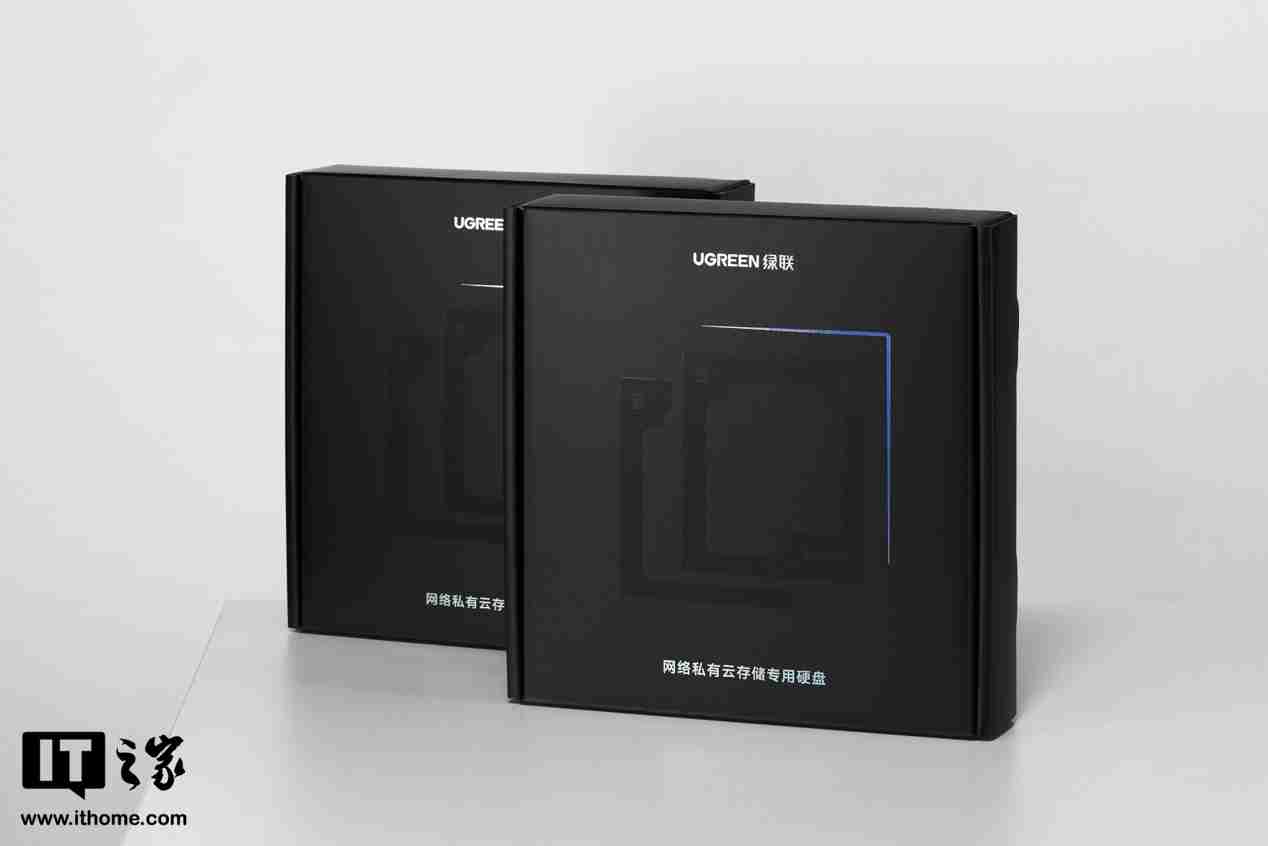 绿联 NAS 私有云 DXP4800 Plus 图赏:沉稳低调,简约大气