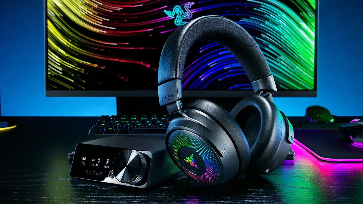 Razer Kraken V4 Pro 首次亮相，配备 OLED 控制中心的 4 合 1 游戏耳机