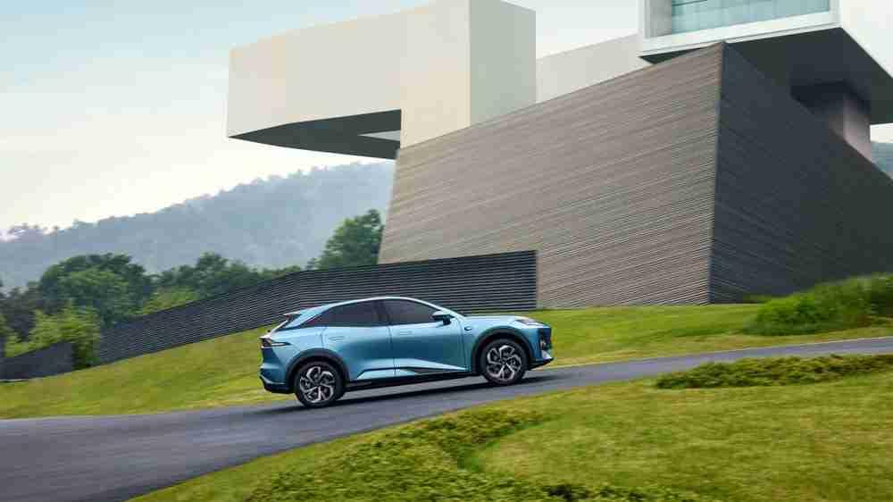 深蓝S07智驾体验再升级,City LCC Plus刷新红绿灯路口通行体验