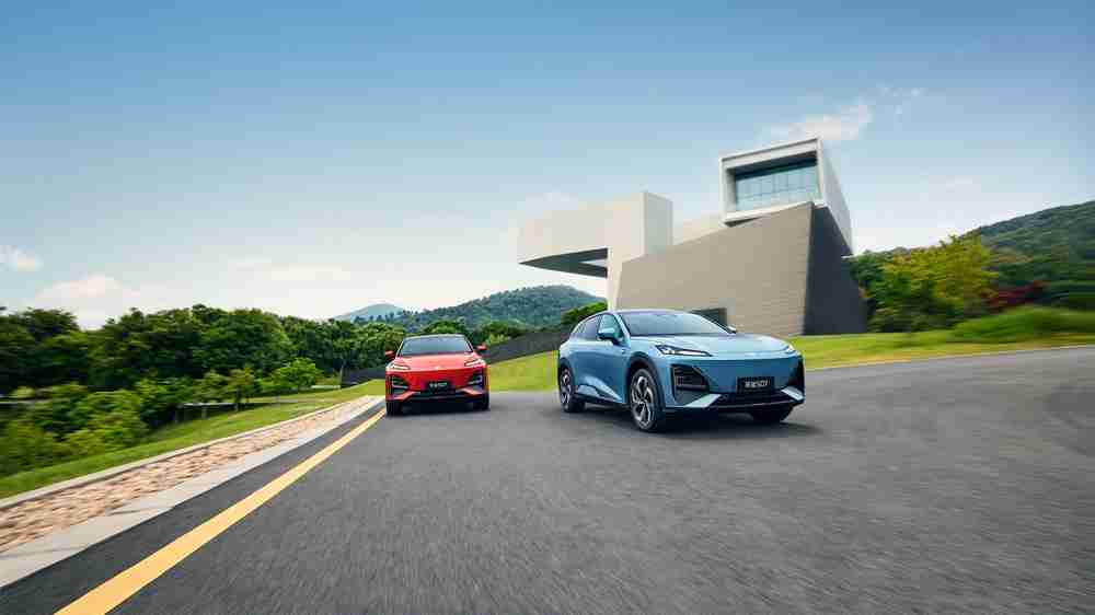 深蓝S07智驾体验再升级,City LCC Plus刷新红绿灯路口通行体验