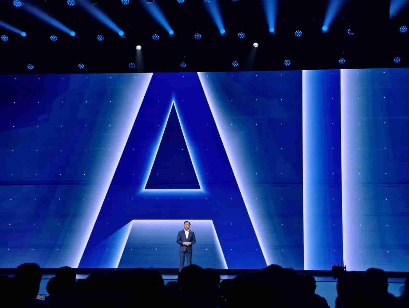 AIOS炸场、自研系统开源！vivo要靠OS赢得AI时代？
