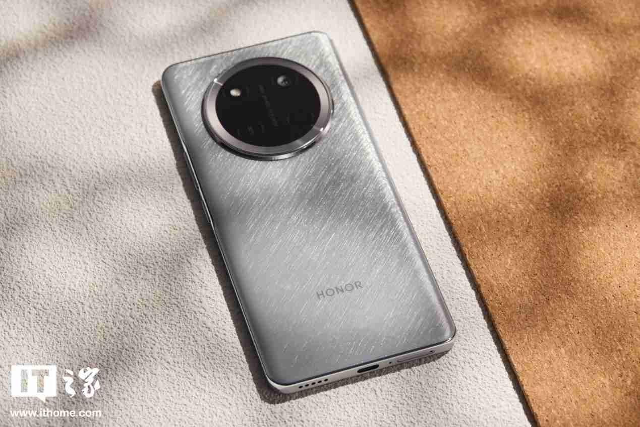 荣耀 X60 Pro 玄武灰图赏:金属质感,硬汉风格