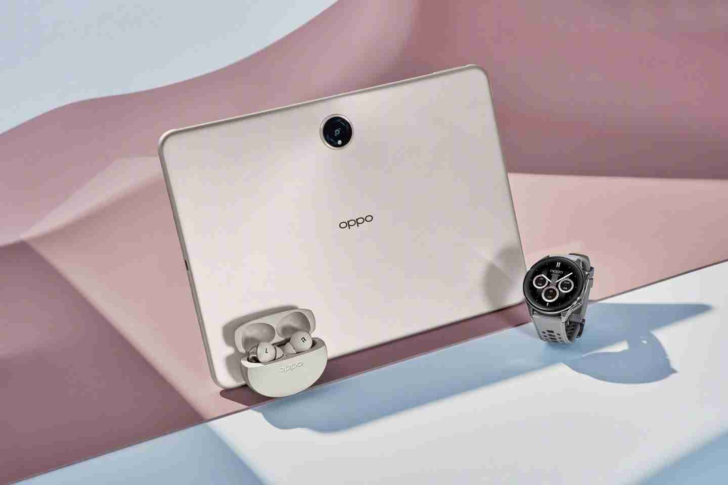 OPPO 全家桶照片公布，含 Find X8 系列手机、Pad3 Pro 平板等