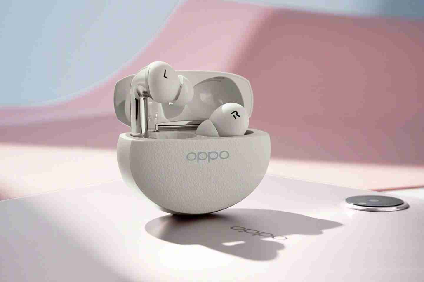 OPPO 全家桶照片公布，含 Find X8 系列手机、Pad3 Pro 平板等