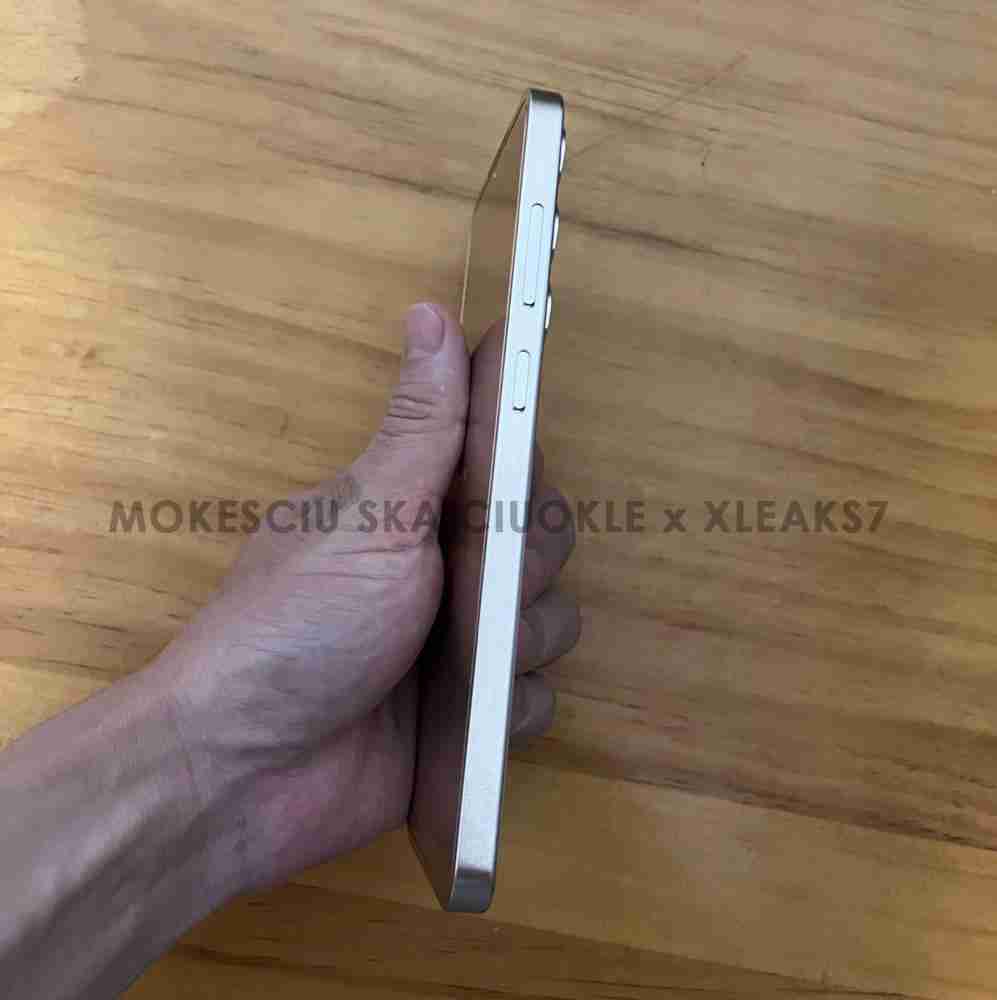  三星 Galaxy S25 机模曝光，直边设计、小尺寸直屏 