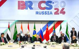 5,000人以上の参加者を擁するBRICSサミットはドルの優位性にメッセージを送る