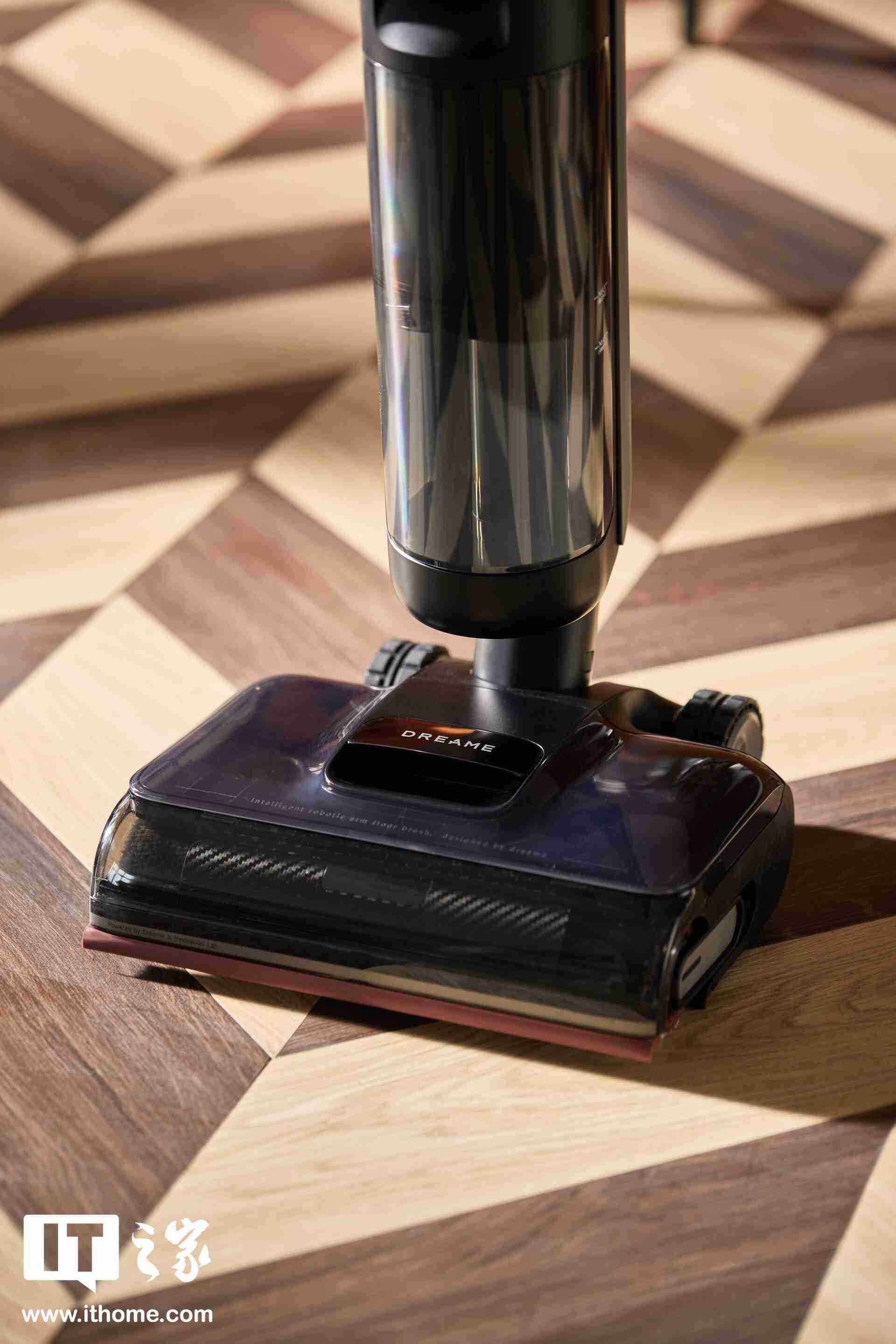 追觅 T40 Ultra 洗地机体验：20000Pa 能吸，智能升降机械臂能抓，还有 100℃沸水浸泡绝活