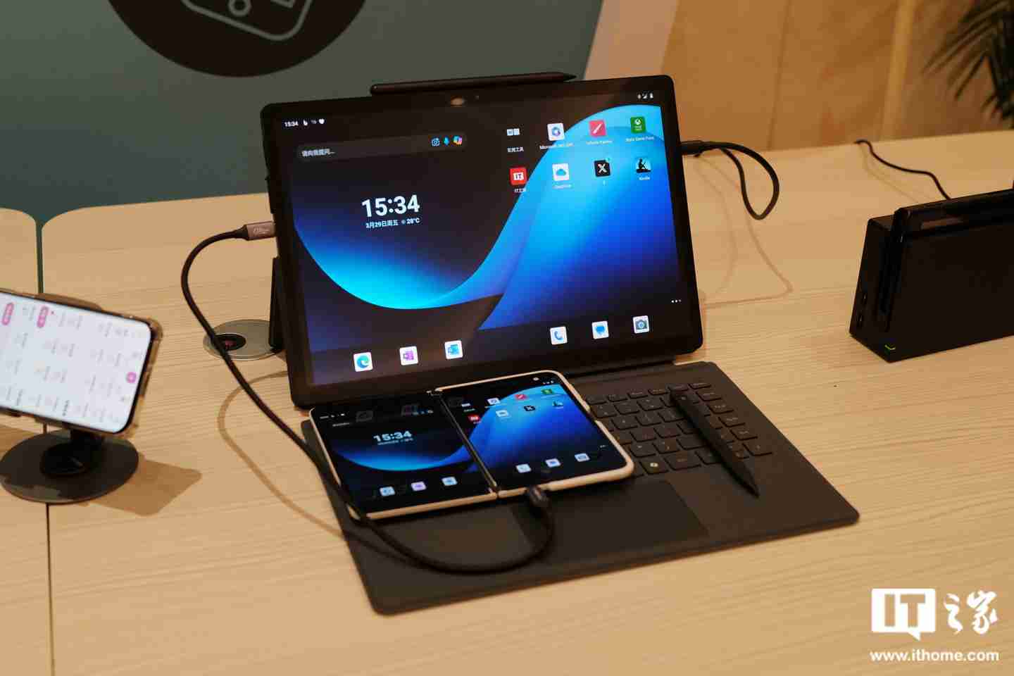 铭凡 V3 SE 三合一平板电脑发布:AMD 锐龙 7 7735U 处理器,16G+1T 版本 4499 元起