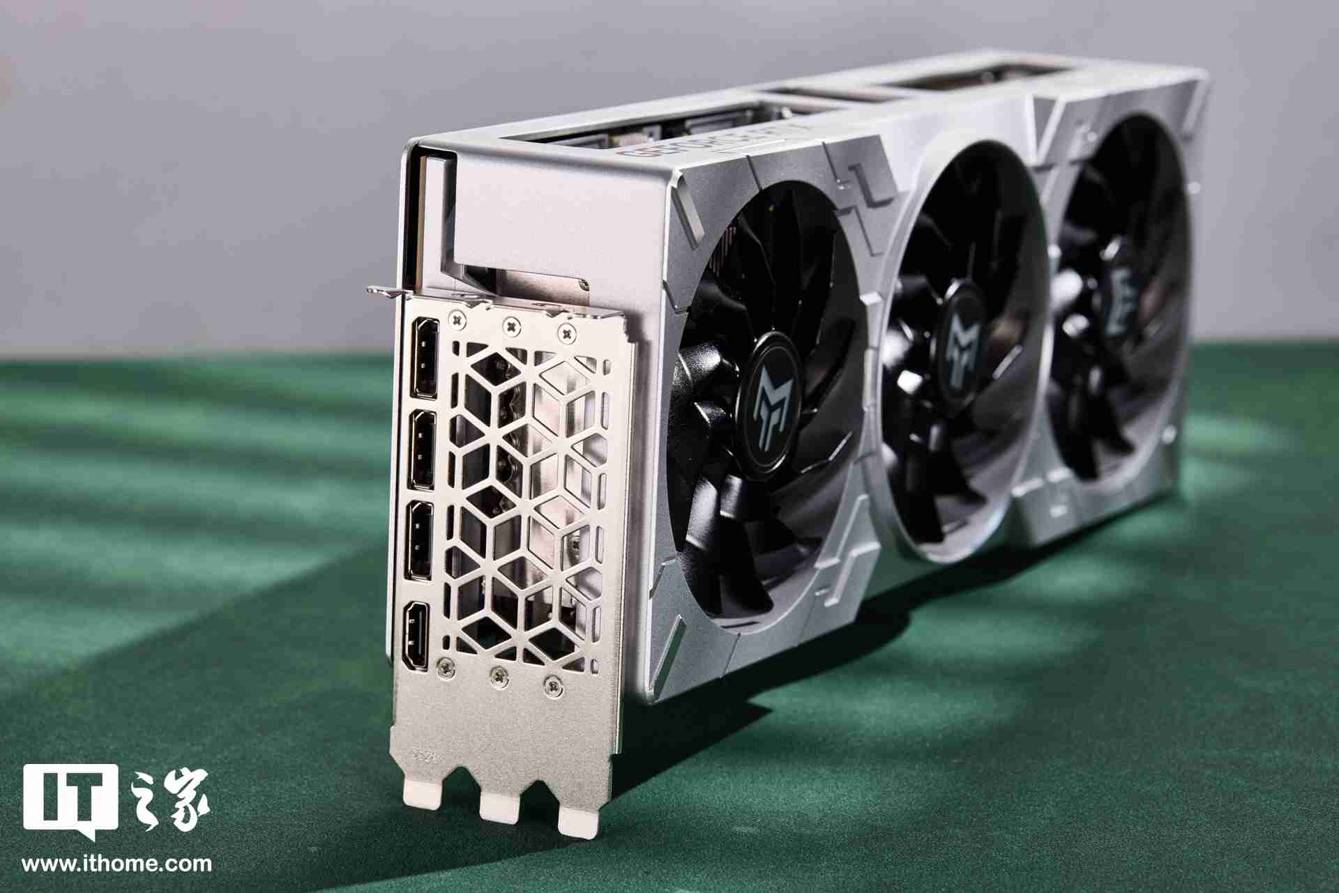 影驰 GEFORCE RTX 4070Ti SUPER 金属大师 Plus OC 图赏,硬派金属风,旗舰同款散热
