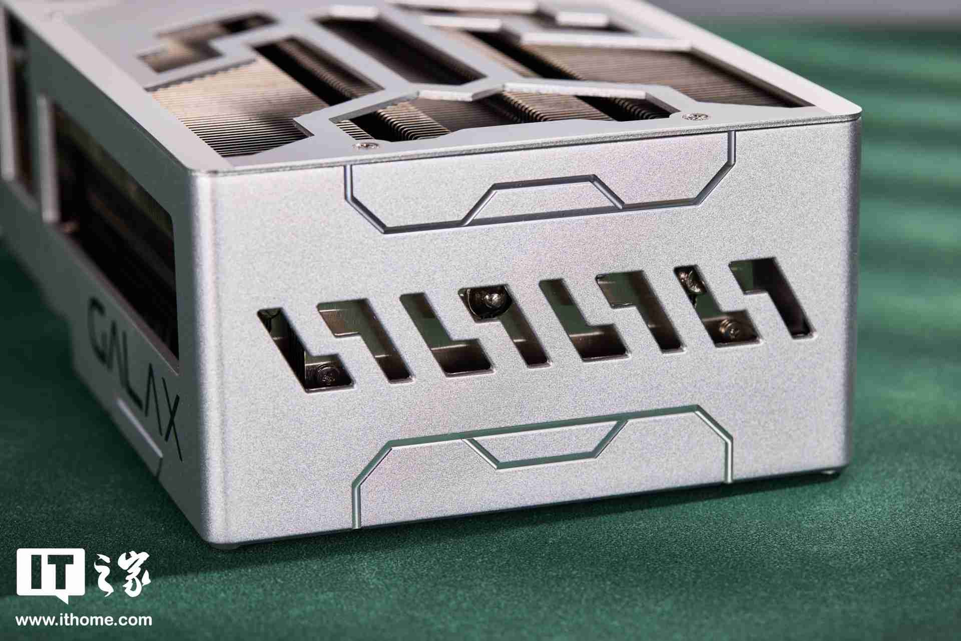 影驰 GEFORCE RTX 4070Ti SUPER 金属大师 Plus OC 图赏,硬派金属风,旗舰同款散热