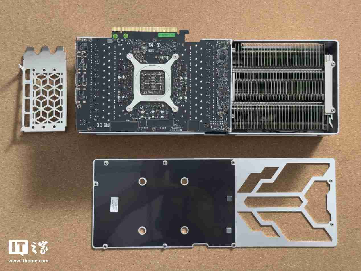 影驰 GeForce RTX 4070Ti SUPER 金属大师 Plus OC 评测:好散热榨干每一丝性能