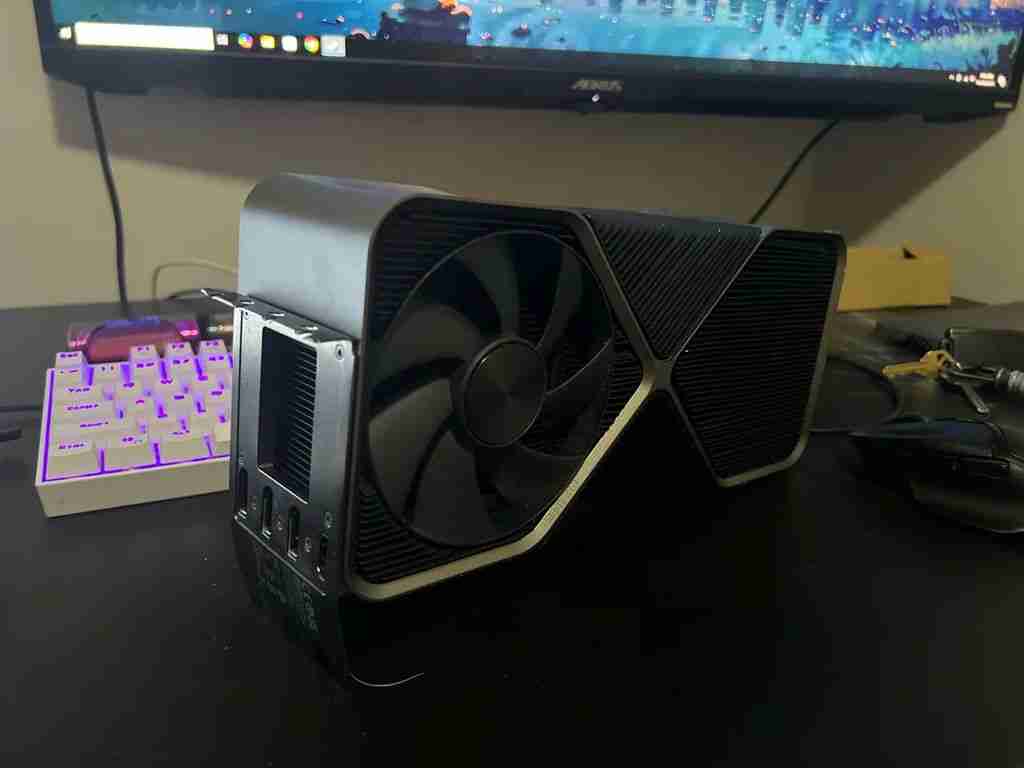 巨无霸:英伟达 RTX 4090 Ti 显卡再次曝光,四槽位设计