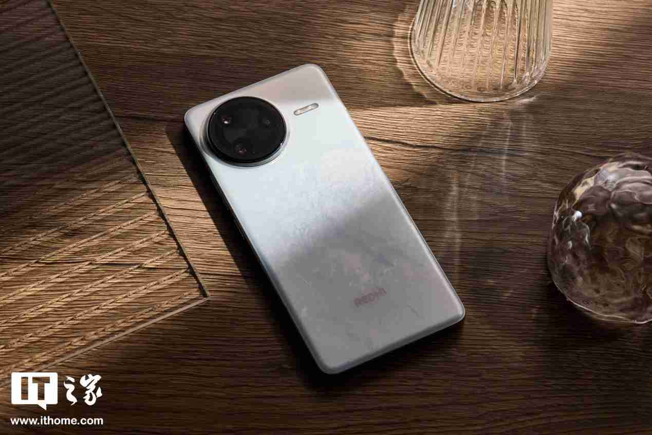 小米 REDMI K80 系列手机维修备件价格出炉:屏幕 610 元起、电池 119 元起