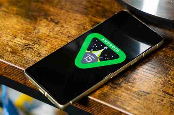 不看手机你会焦虑吗:女子8小时不碰手机获万元奖金