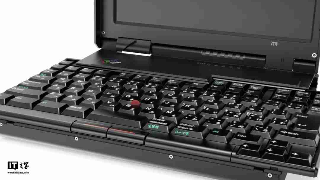 联想展示“AI 定制”1995 年经典款 ThinkPad 701C 蝴蝶机：换装酷睿 i7，内嵌个人智能体“小天”