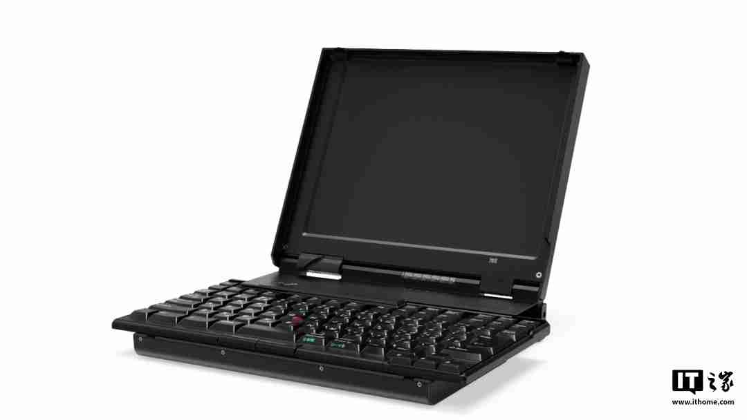 联想展示“AI 定制”1995 年经典款 ThinkPad 701C 蝴蝶机：换装酷睿 i7，内嵌个人智能体“小天”